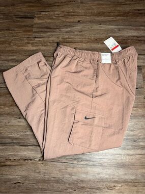 Nike Women’s Dusty Rose Cargo High Rise Joggers Size L